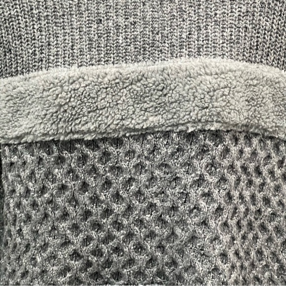 Banana Republic Gray Multi Textured Fringe Long Turtleneck Sweater Size Medium - Picture 8 of 10